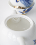 Blue and White Gilt Carp Porcelain Gongfu Tea Pot with Gold Detail, 230ml