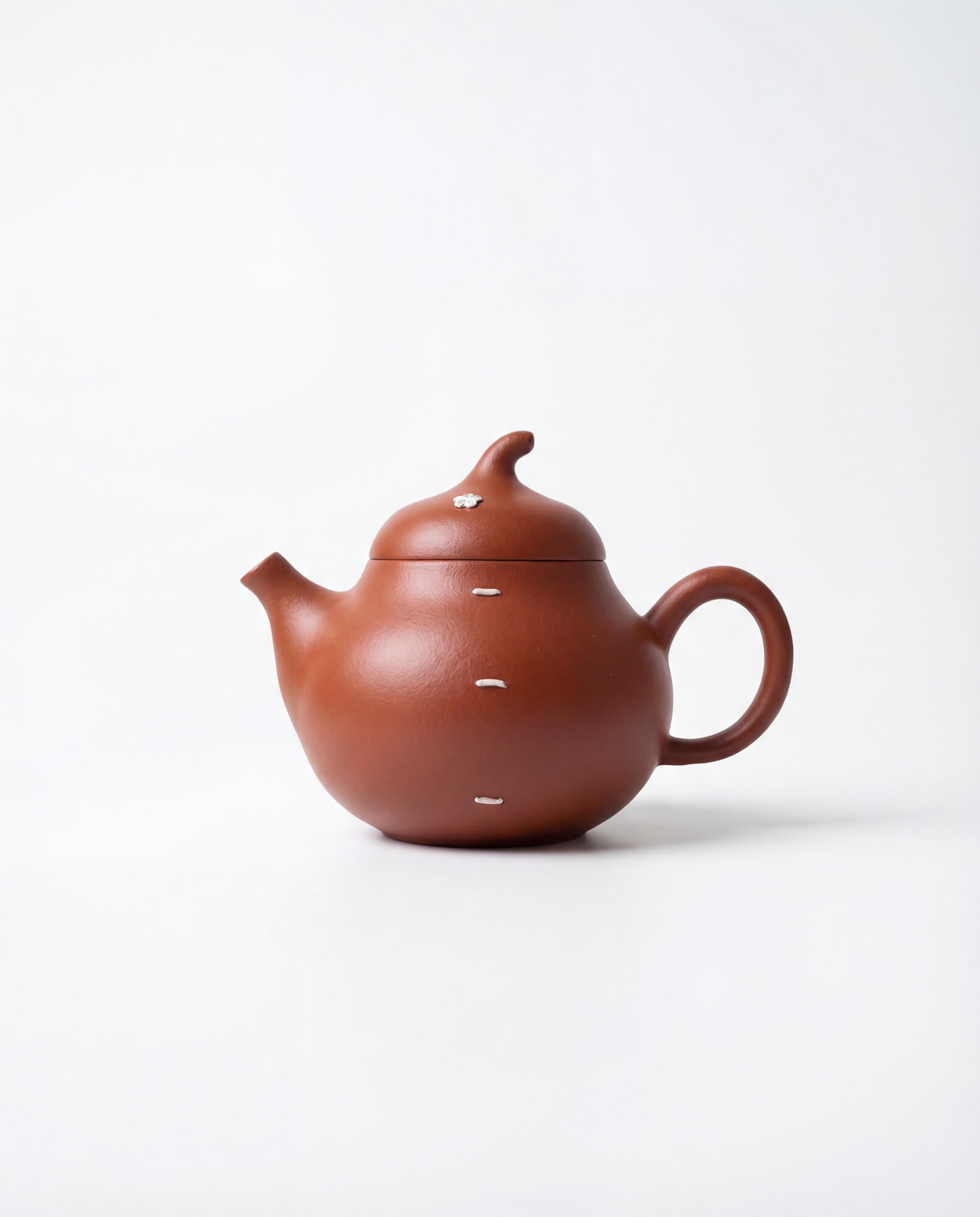 Handmade Yixing Zhu Ni Clay Teapot with Silver Inlay – Xi Shi Pear Shape, 130ml