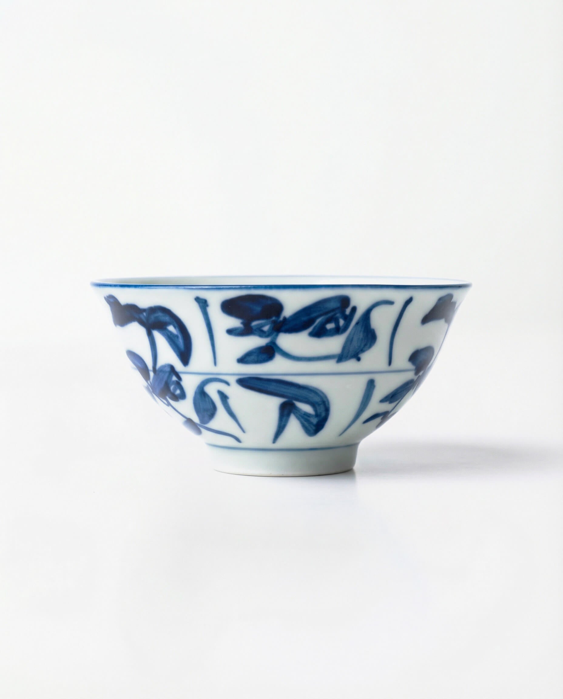 Hand-Painted Blue & White Medium Gongfu Tea Cup – Jingdezhen Style Porcelain, 100ml