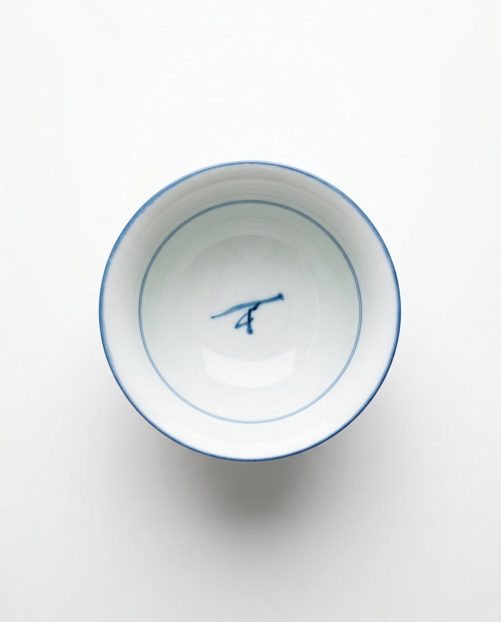 Hand-Painted Blue & White Medium Gongfu Tea Cup – Jingdezhen Style Porcelain, 100ml