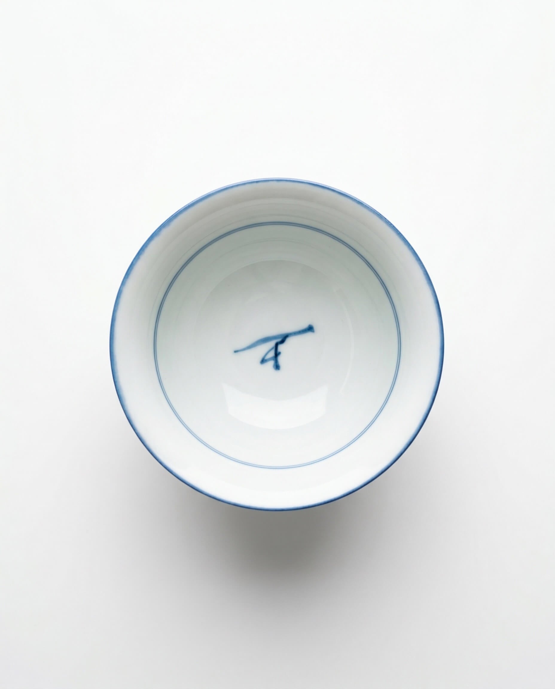 Hand-Painted Blue & White Medium Gongfu Tea Cup – Jingdezhen Style Porcelain, 100ml