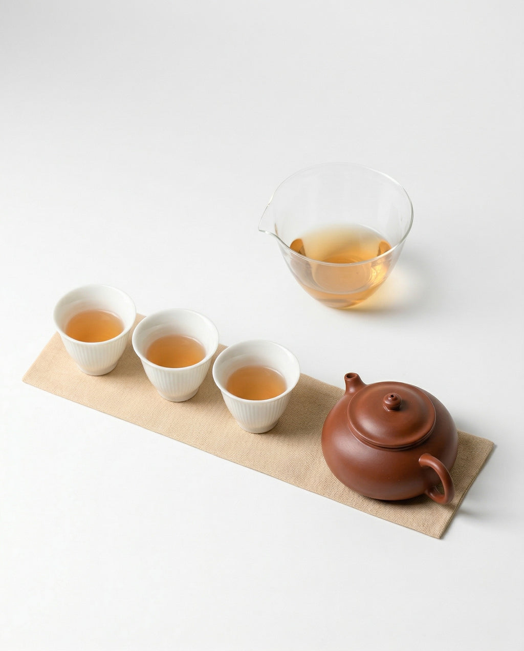 Travel Tea Set: 135ml Yixing Pot, 3 Tasting Cups, and Glass Fairness Cup with Travel Case